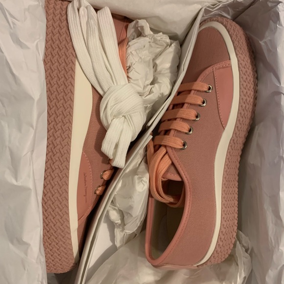 New Salvadore Ferragamo Pink SNEAKERS Lace-up Storm Shoes 7.5 NIB dust bag - Picture 2 of 16